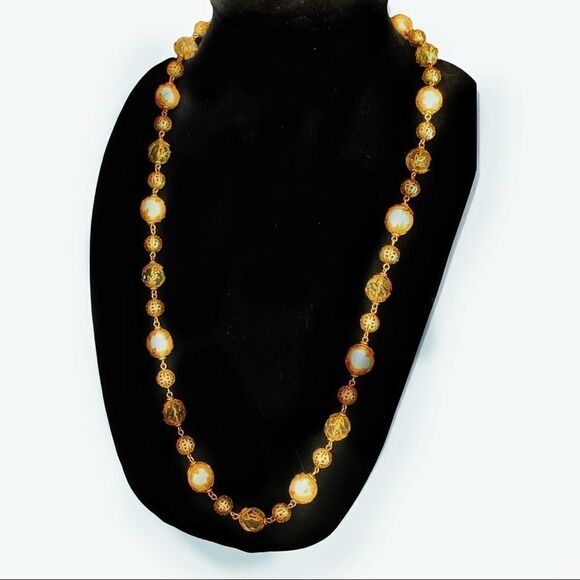 Elaborate large pearl and faceted crystal filagree 28” Long necklace - Picture 3 of 9